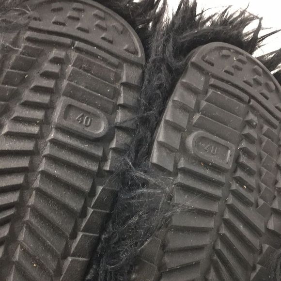 Women's Black Faux Fur Winter Boots - Picture 8 of 16